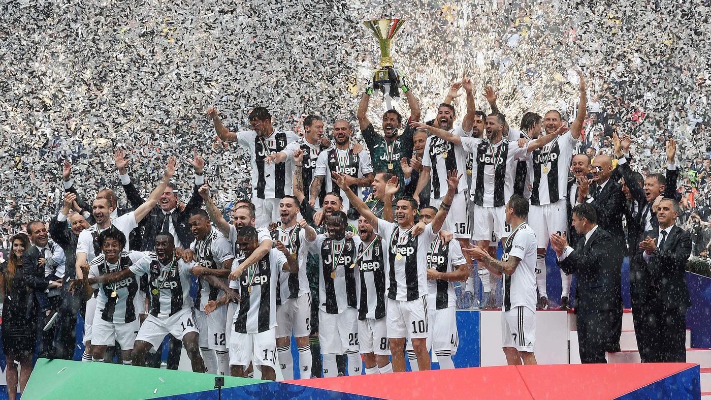 Juve supera il Verona 2-1 tra festa scudetto e commozione addio Buffon