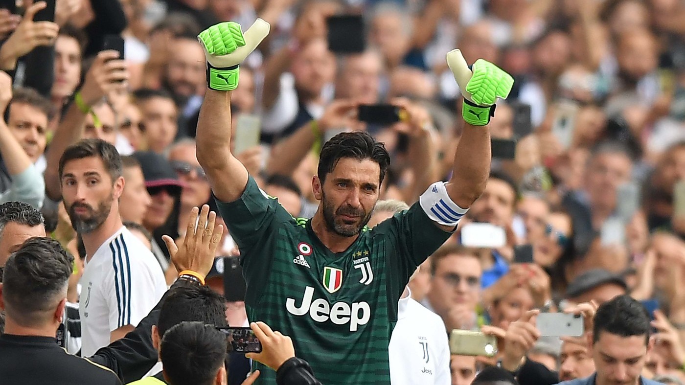 Juve, gioia e lacrime per la festa scudetto e l’addio di Buffon