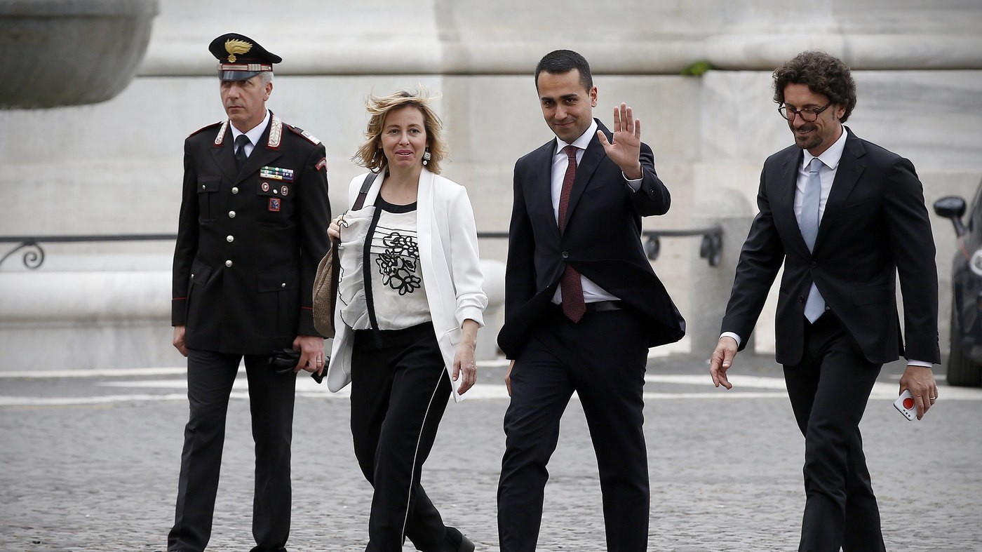 Di Maio: “Momento storico, nasce la terza repubblica: il leader è il programma”. E fa il nome di Conte
