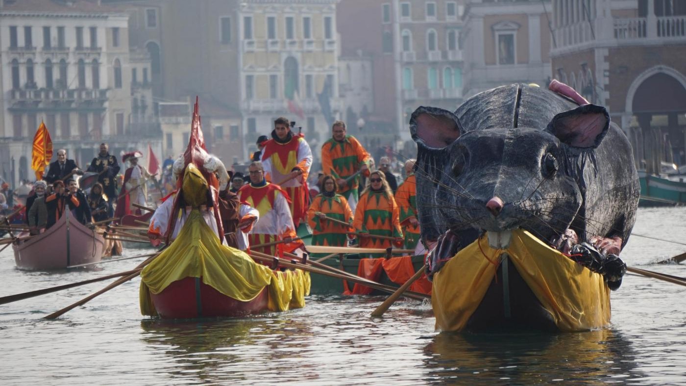 Venezia, la pantegana gigante apre il Carnevale 2018