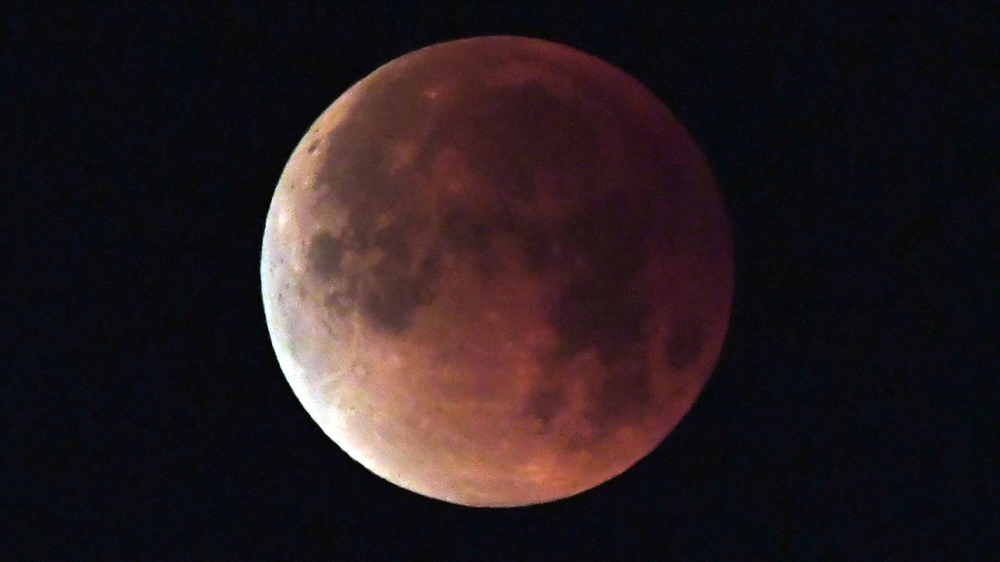 Guarda che luna: è la rarissima Super blu di sangue