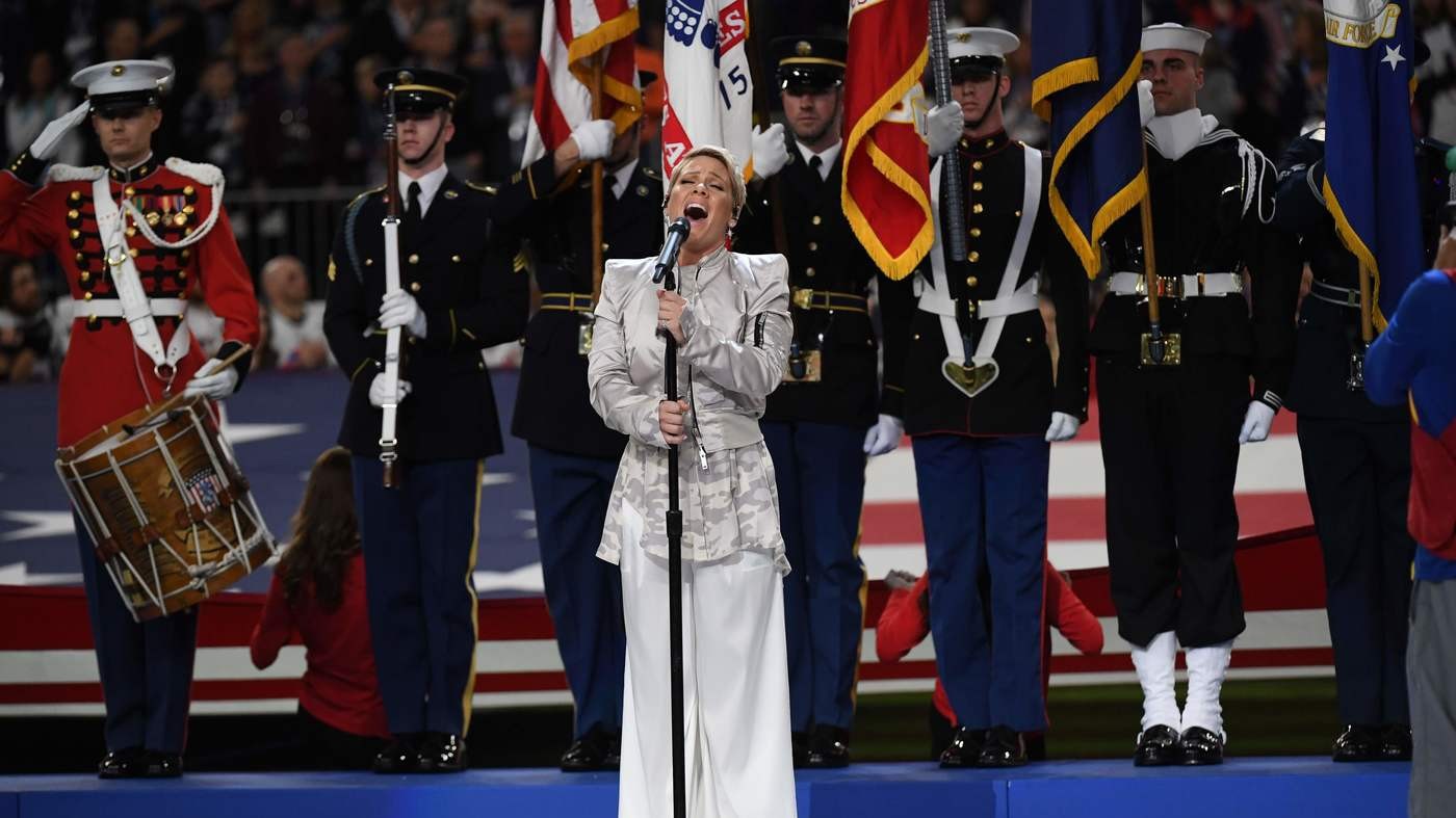 Pink e Justin Timberlake: le performance delle star del Super Bowl 2018