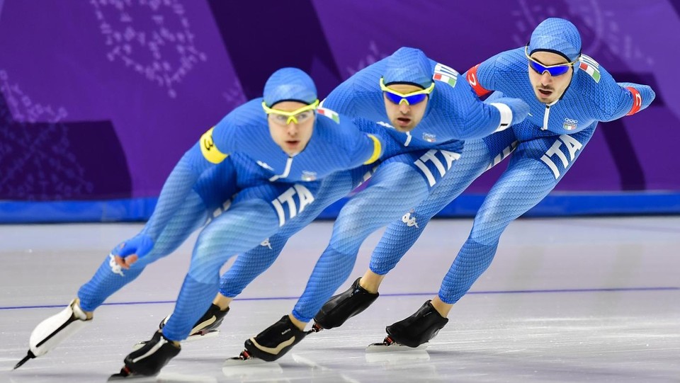 Pattinaggio di velocità volando sul ghiaccio di PyeongChang