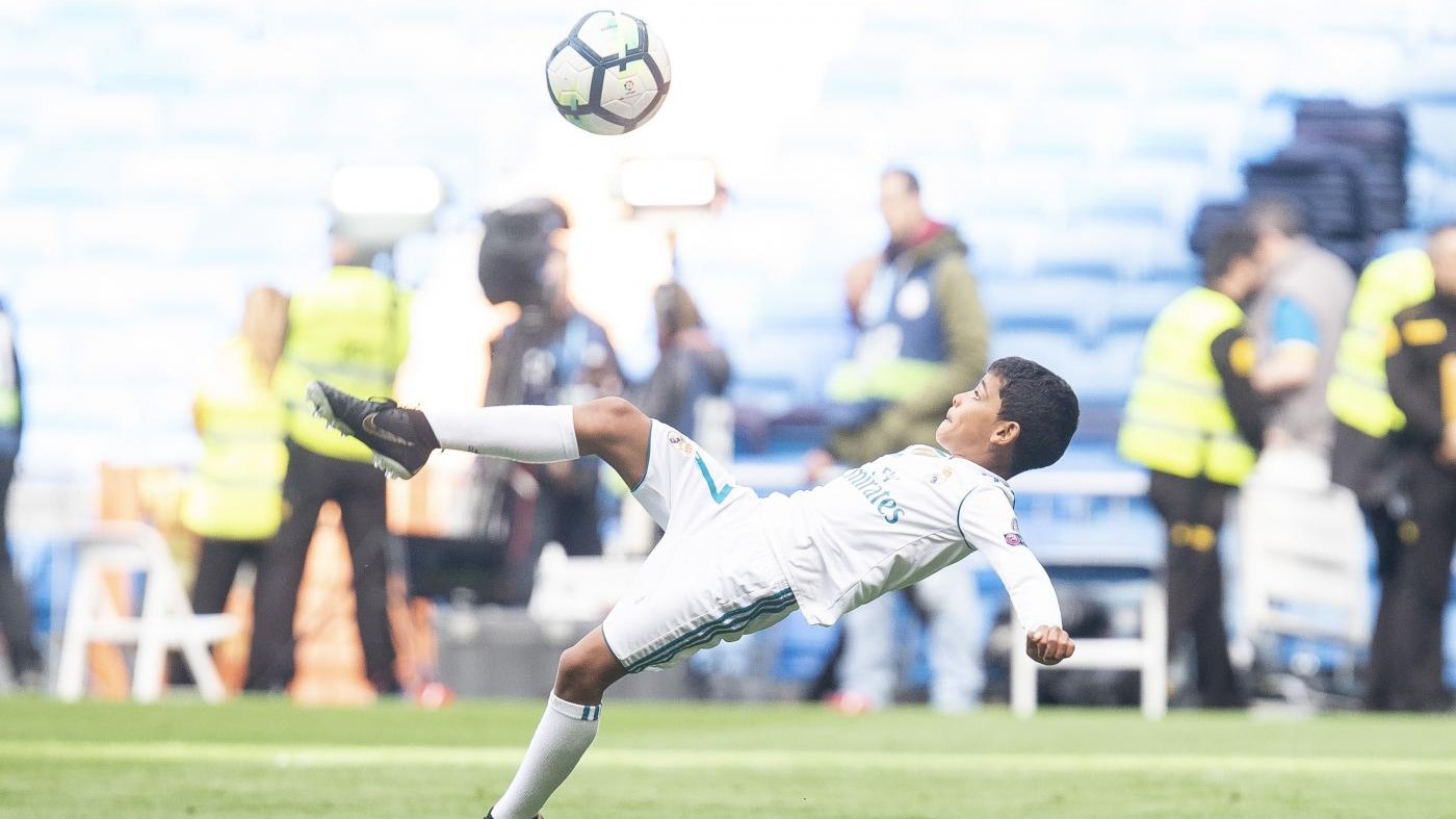 Cristiano Ronaldo Jr., la rovesciata è uguale a quella del papà