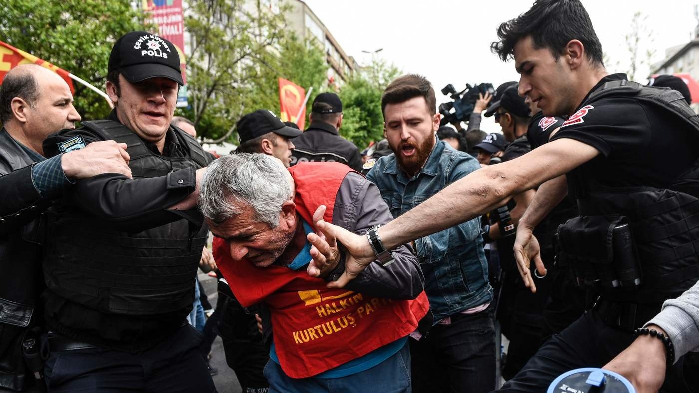 1 maggio, manifestazioni represse tra divieti a Istanbul: 84 arresti