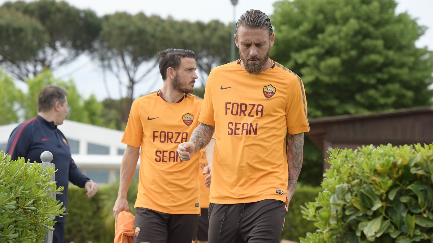 “Forza Sean”, la Roma in campo con una maglietta per il tifoso del Liverpool in coma