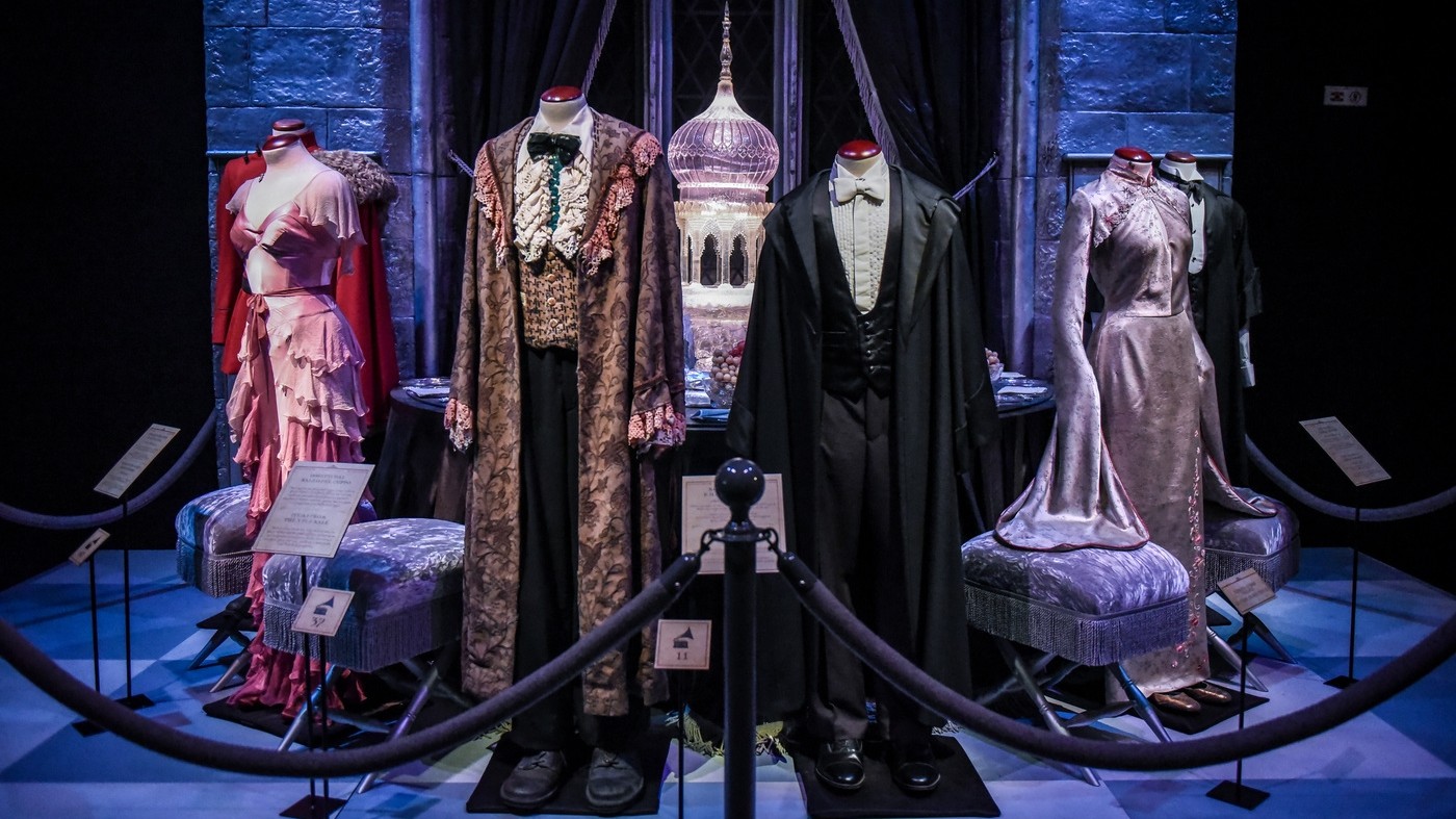 Dalle uniformi al Cappello Parlante: a Milano la mostra dedicata al maghetto Harry Potter