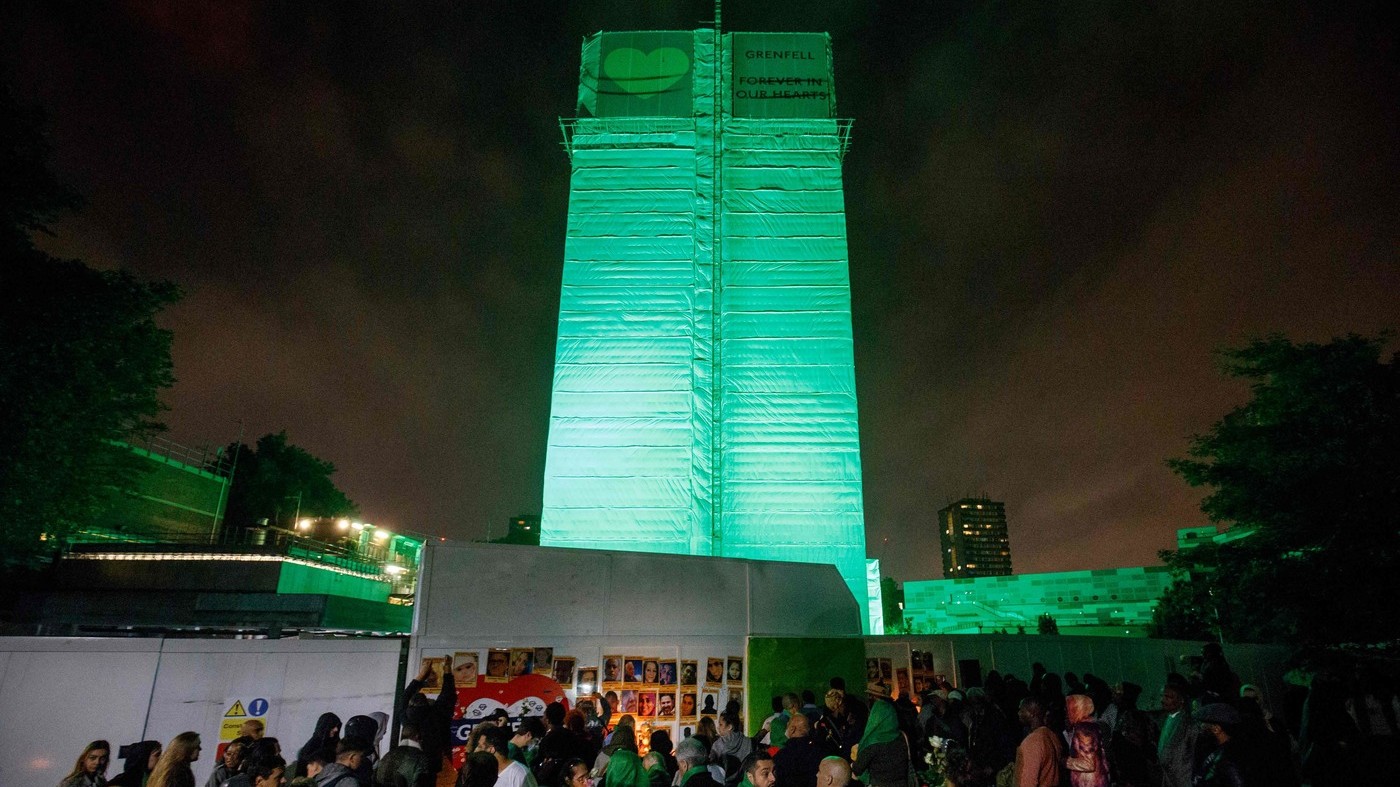 Grenfell Tower, un anno fa il tragico incendio: il ricordo di Londra