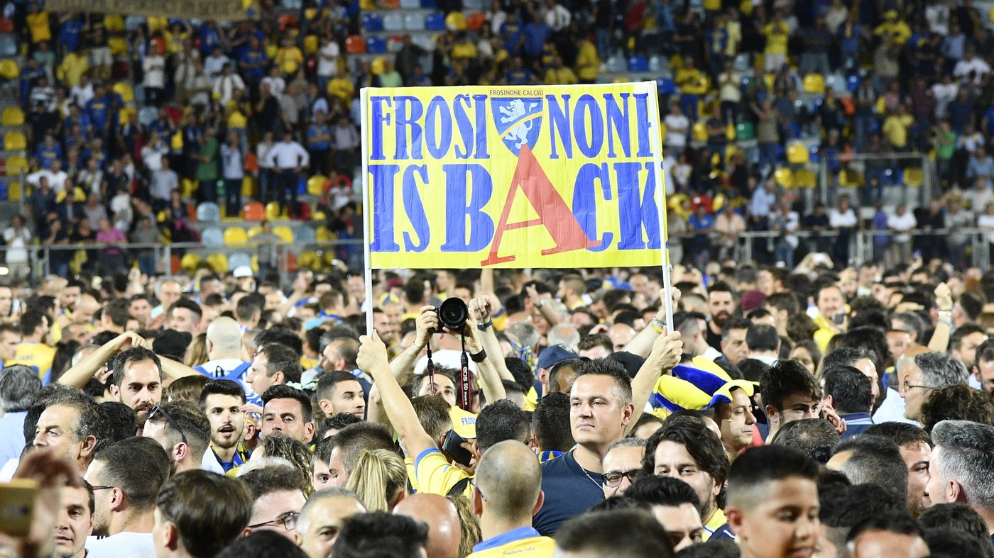 Playoff Serie B: Frosinone torna in Seria A. Battuto il Palermo 2-0. La gioia dei tifosi ciociari