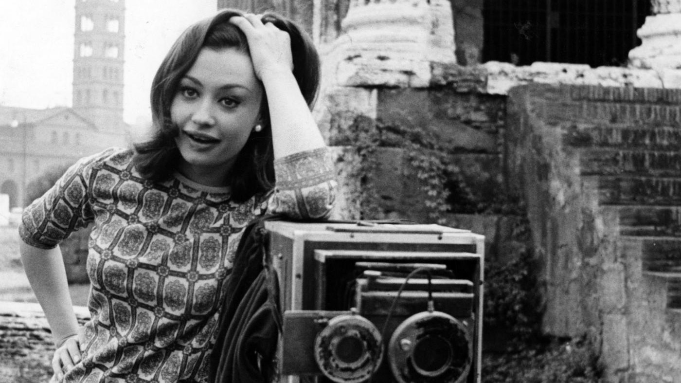 Dal ‘Tuca tuca’ al duetto con Topo Gigio: 75 anni di Raffaella Carrà