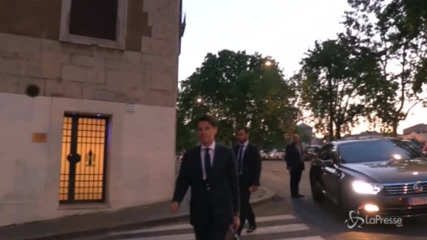 Dopo la rinuncia di Conte, Di Maio e Di Battista vanno a Fiumicino