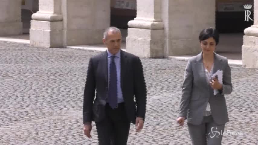 Governo, l’arrivo di Cottarelli al Quirinale