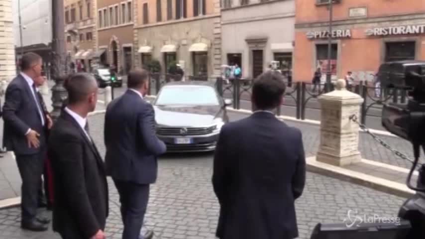 Prove di governo per Cottarelli, vola lo spread