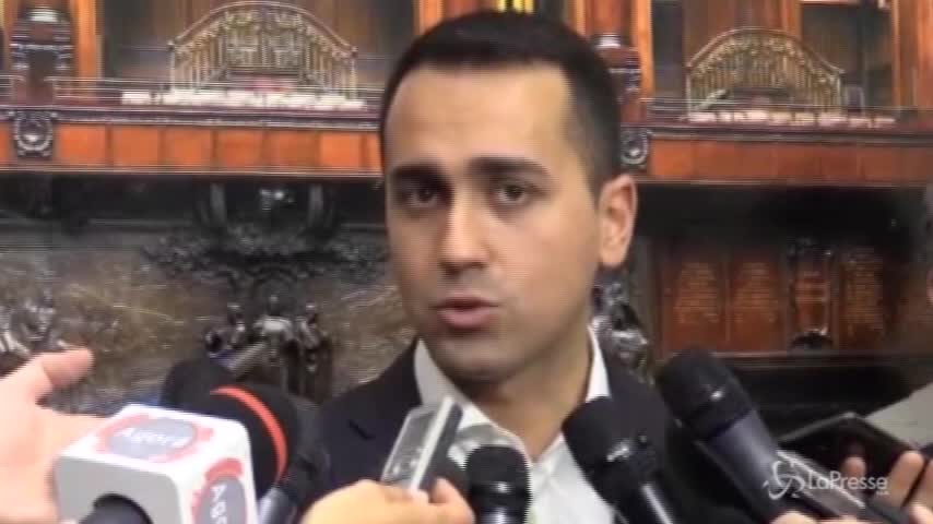 Di Maio: “Savona deve restare nel governo ma non all’Economia”