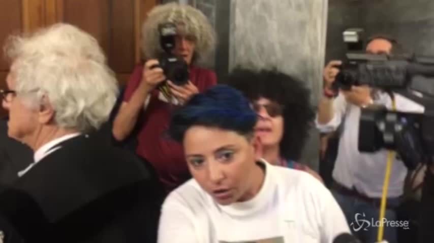 Sentenza Uva, tensione in aula dopo l’assoluzione degli agenti