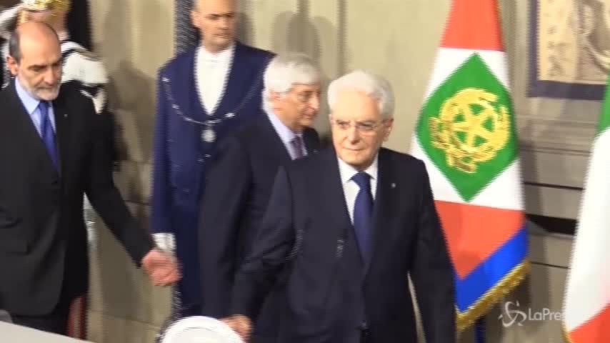 Mattarella soddisfatto augura “buon lavoro” al nuovo governo