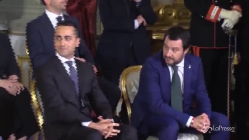Governo, gioia e commozione per Di Maio durante il giuramento