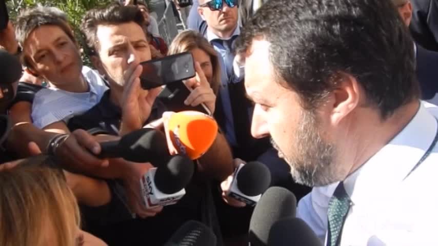 Salvini: “Ridurre i costi dell’immigrazione e più poteri ai sindaci”