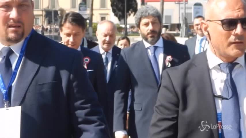 Festa Repubblica, applausi in strada per Giuseppe Conte