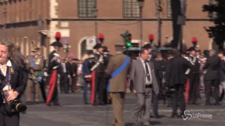Festa Repubblica: Fico, pugno in alto in segno di vittoria