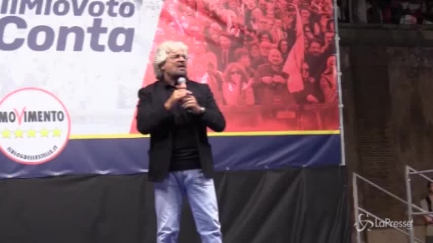 Tutte le gaffe di Beppe Grillo, dal “ministro” Mattarella alla Costituzione scritta nel ’50