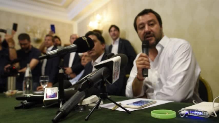 Salvini: “Fessacchiotto chi crede che voglia far annegare la gente”