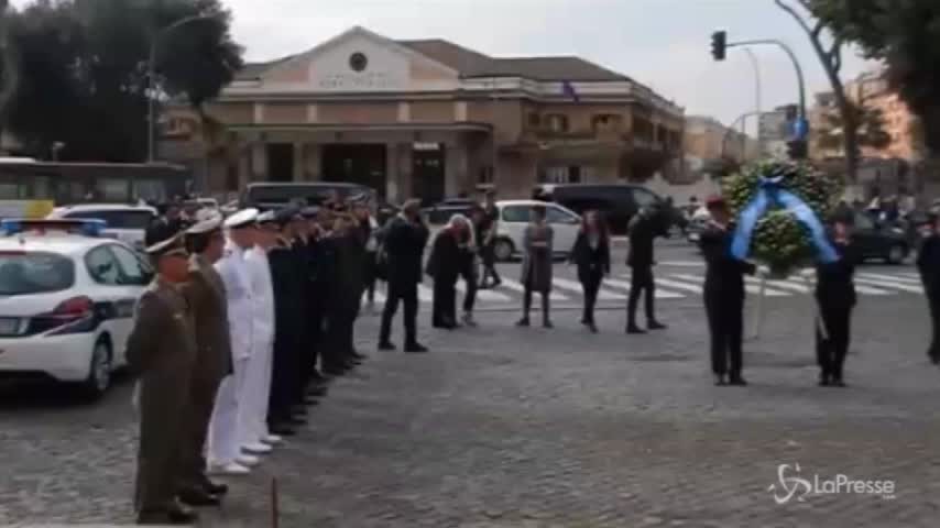 Liberazione Roma, Raggi depone corona per i caduti