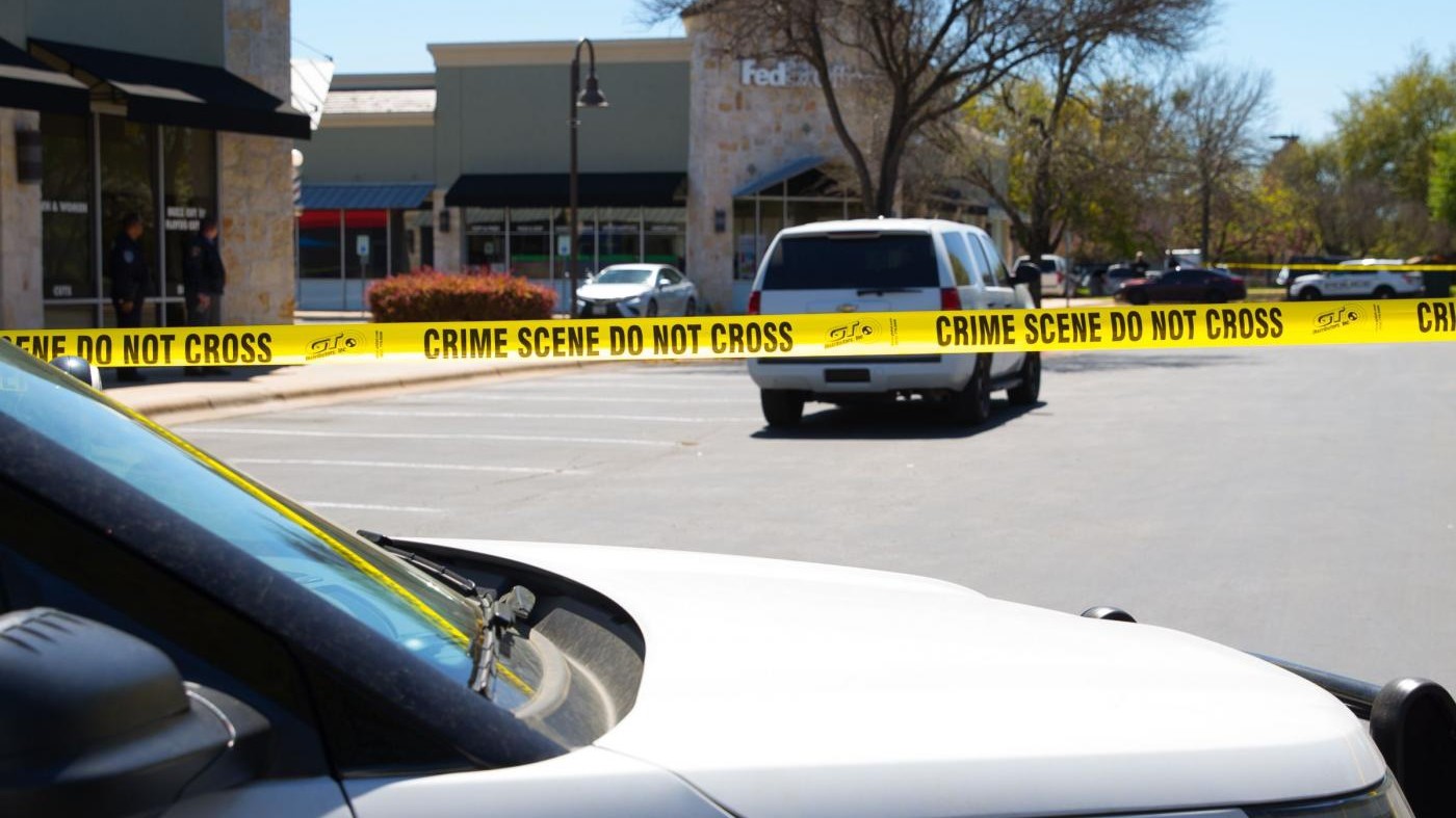 Si è fatto esplodere il presunto responsabile dei pacchi bomba in Texas
