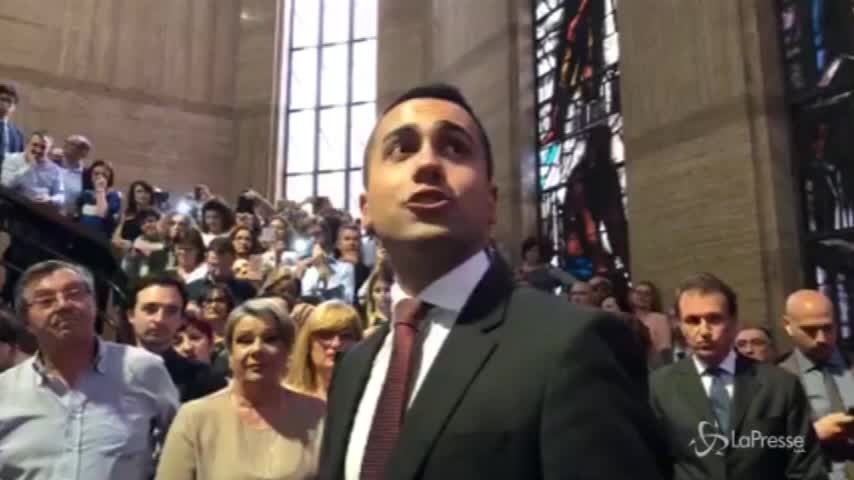 Di Maio presenta su Facebook tutti i dipendenti del Mise