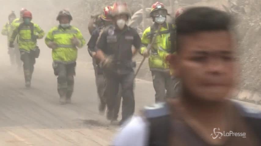 Guatemala, 75 morti e 200 dispersi per l’eruzione del Fuego