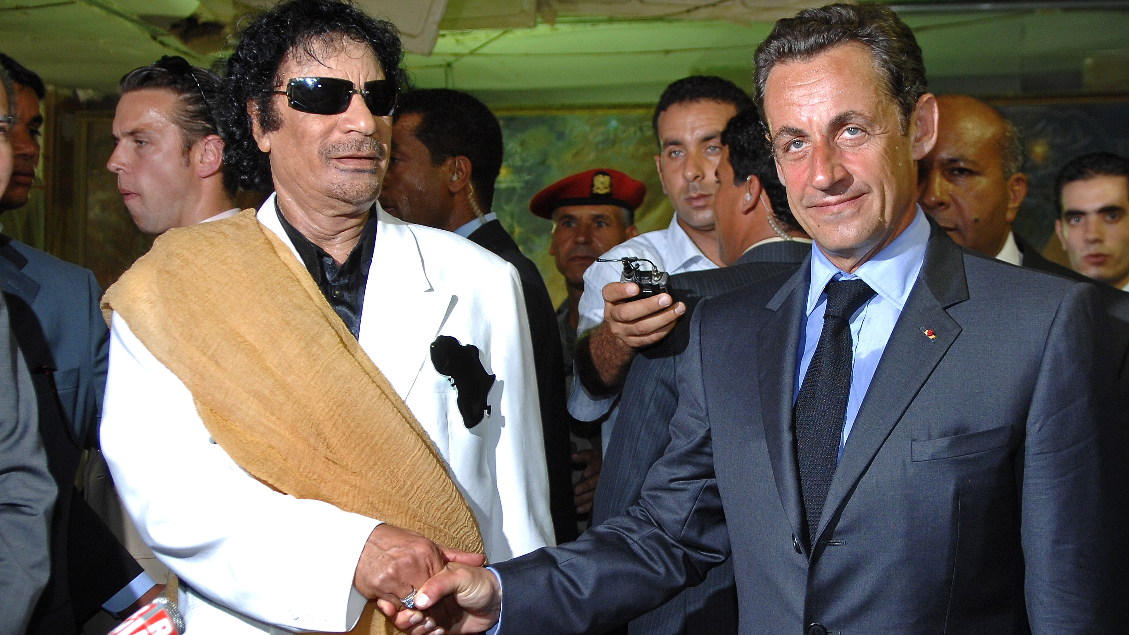 Francia, legale Sarkozy: “Ricorso contro restrizioni imposte da giudici”