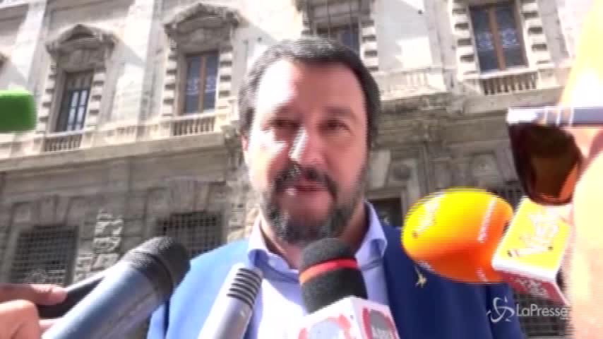 Flat tax, Salvini: “Spiace che sia circolata una notizia sbagliata”