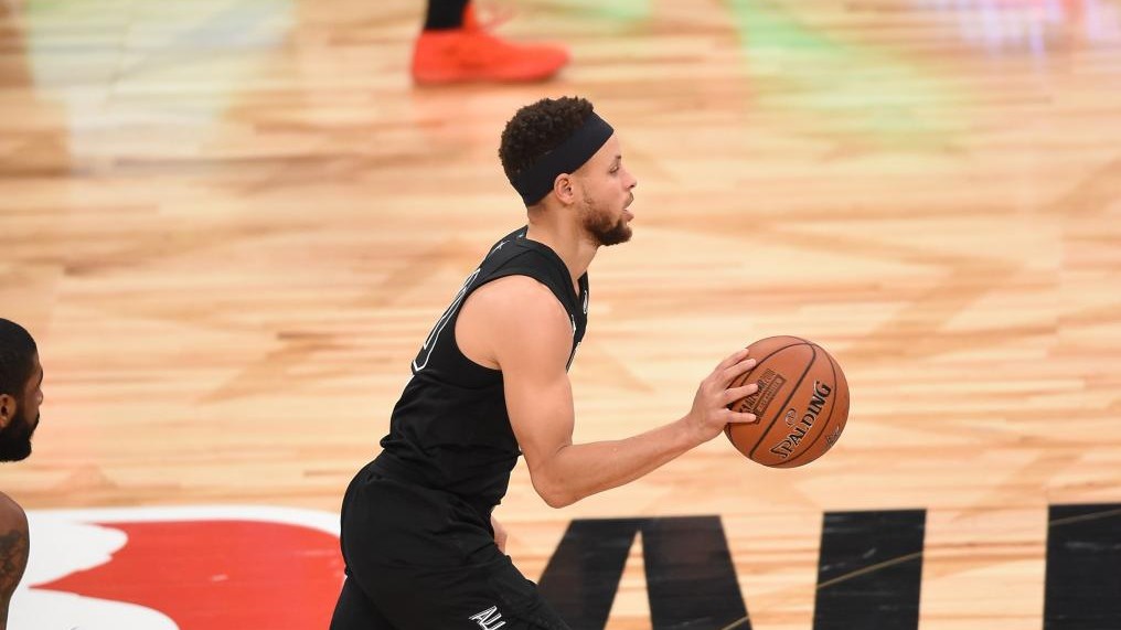 Basket, Nba: vincono le big, Stephen Curry e Lebron James trascinano Warriors e Cavs