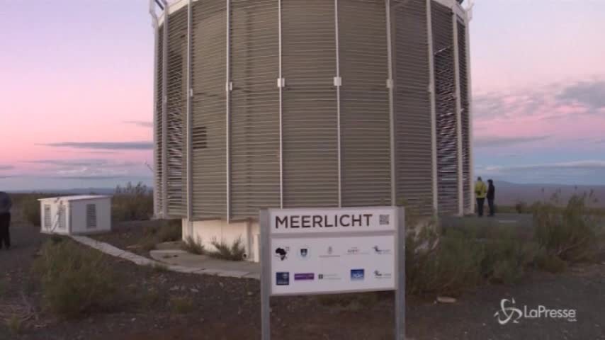 Nel deserto sudafricano del Karoo si scruta lo spazio