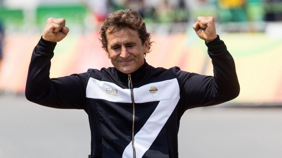 Zanardi deriso in un meme, la sua risposta è oro