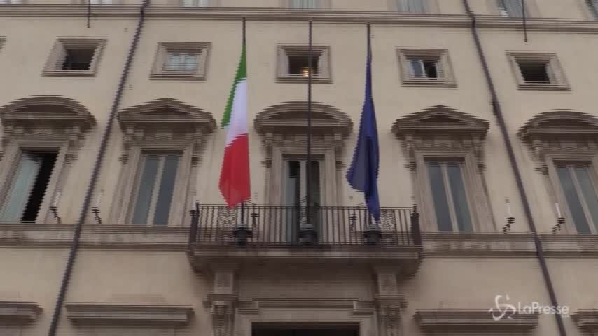 Salvini: “Paghiamo la Nato, difenda la sicurezza italiana nel Mediterraneo”