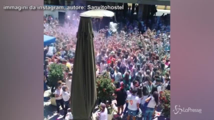 Finisce la scuola, gli studenti trasformano Ragusa in una discoteca a cielo aperto