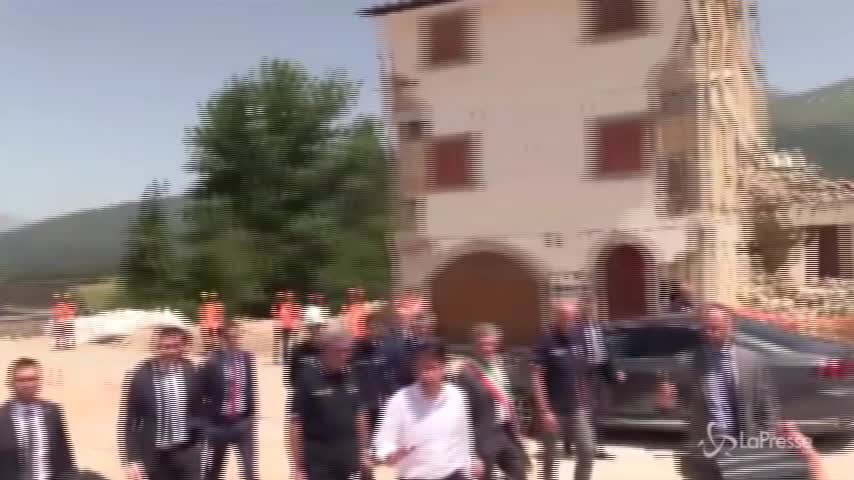 Conte ad Amatrice: “Nessuna promessa mirabolante, qui per solidarietà”