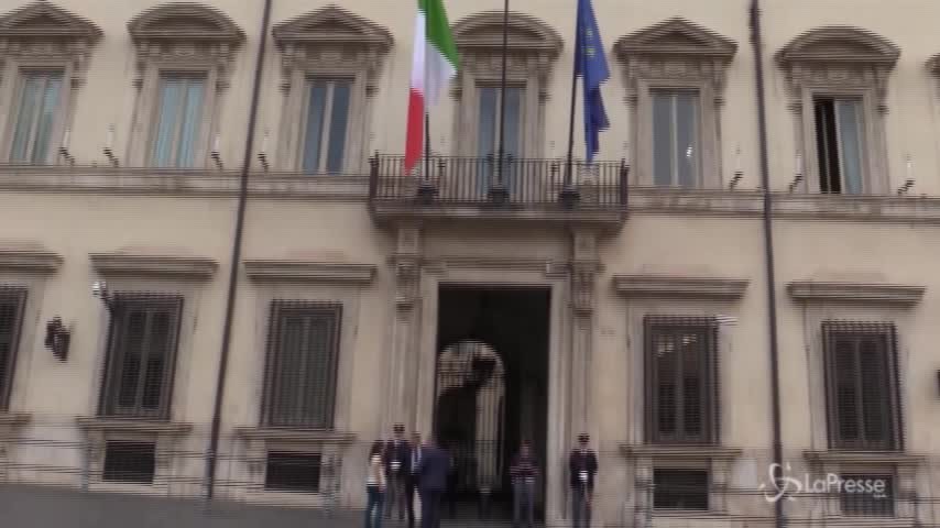 Migranti, Salvini: “Entro fine mese missione risolutiva in Libia”