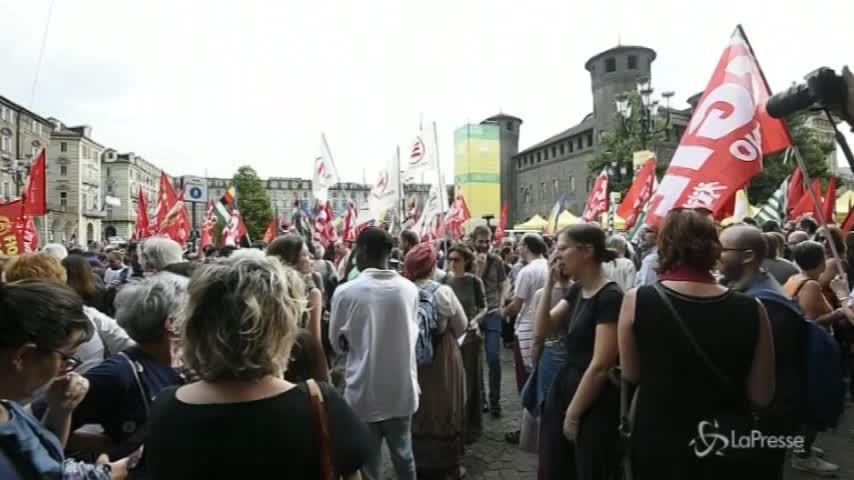 Aquarius, anche a Torino il corteo “Aprite i porti”