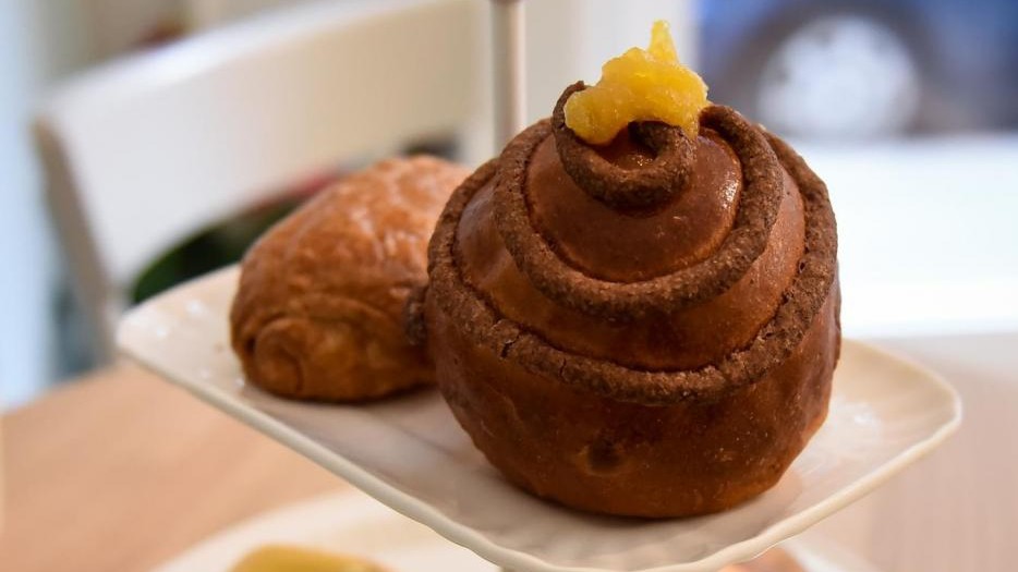 Firenze, facevano pagare anche il peso del vassoio: multe a due pasticcerie