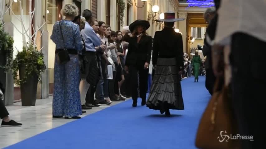“Da Parigi a Marrakech”, a Torino la sfilata con gli abiti di Yves Saint Laurent