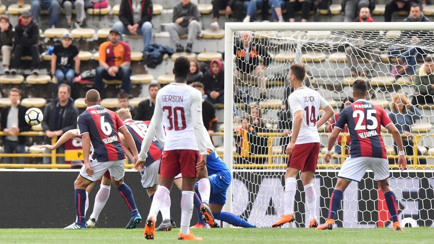 Serie A, Roma frena a Bologna: Dzeko risponde a Pulgar, 1-1