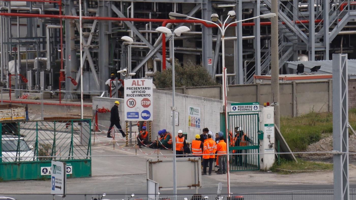 Livorno, dieci indagati per morte dei due operai nel porto industriale