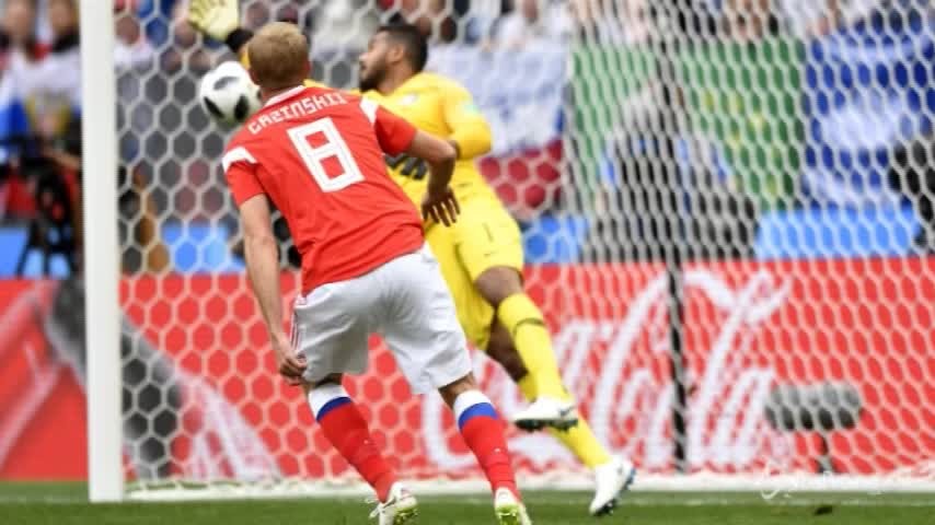 Mondiali, la Russia travolge 5-0 l’Arabia Saudita