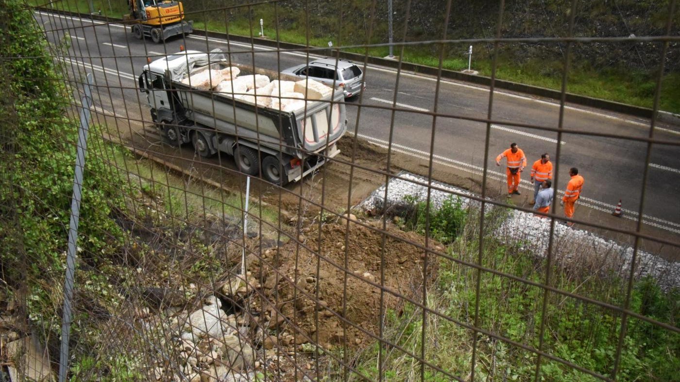 Frana sulla statale della Val Vigezzo: auto travolta, due morti