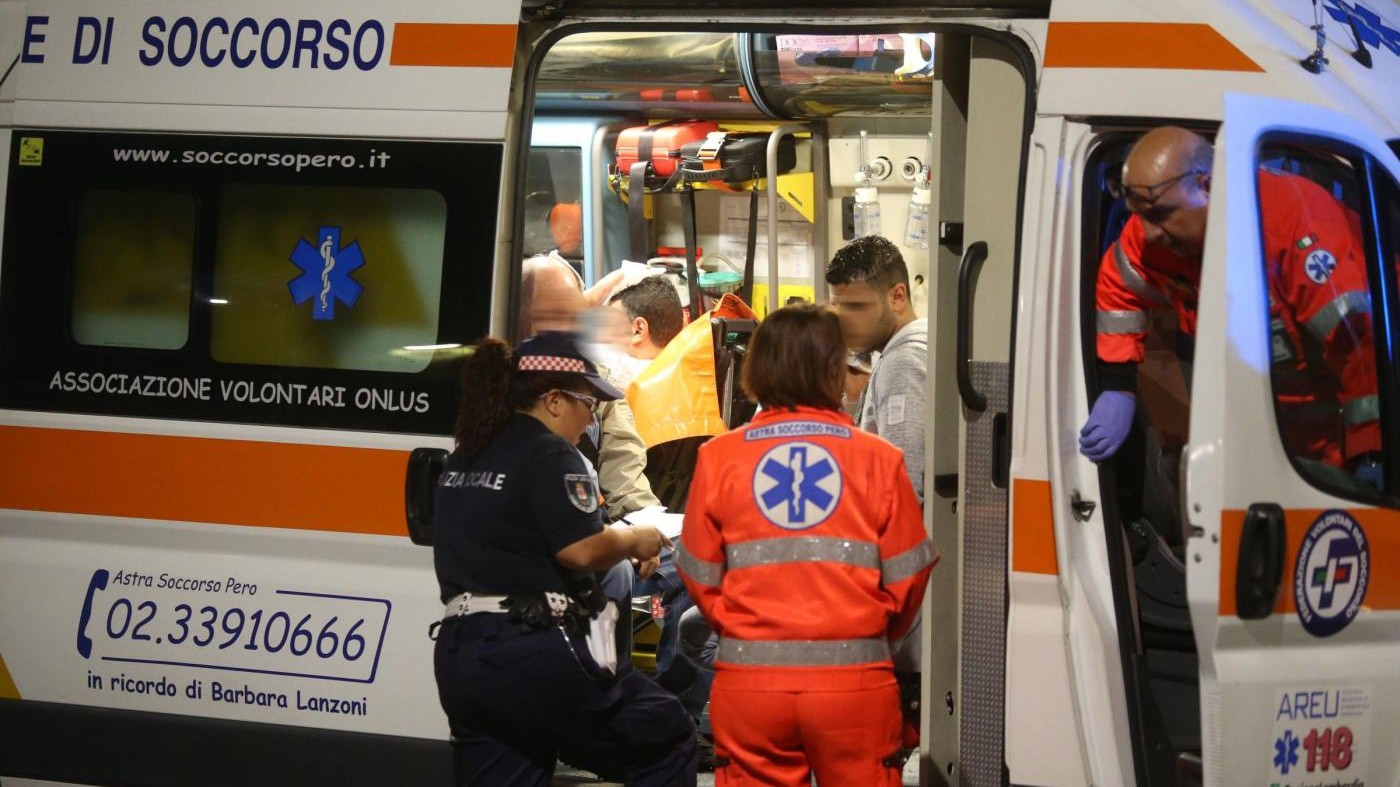 Como, bimba cade in vano motore di un motoscafo e muore in ospedale