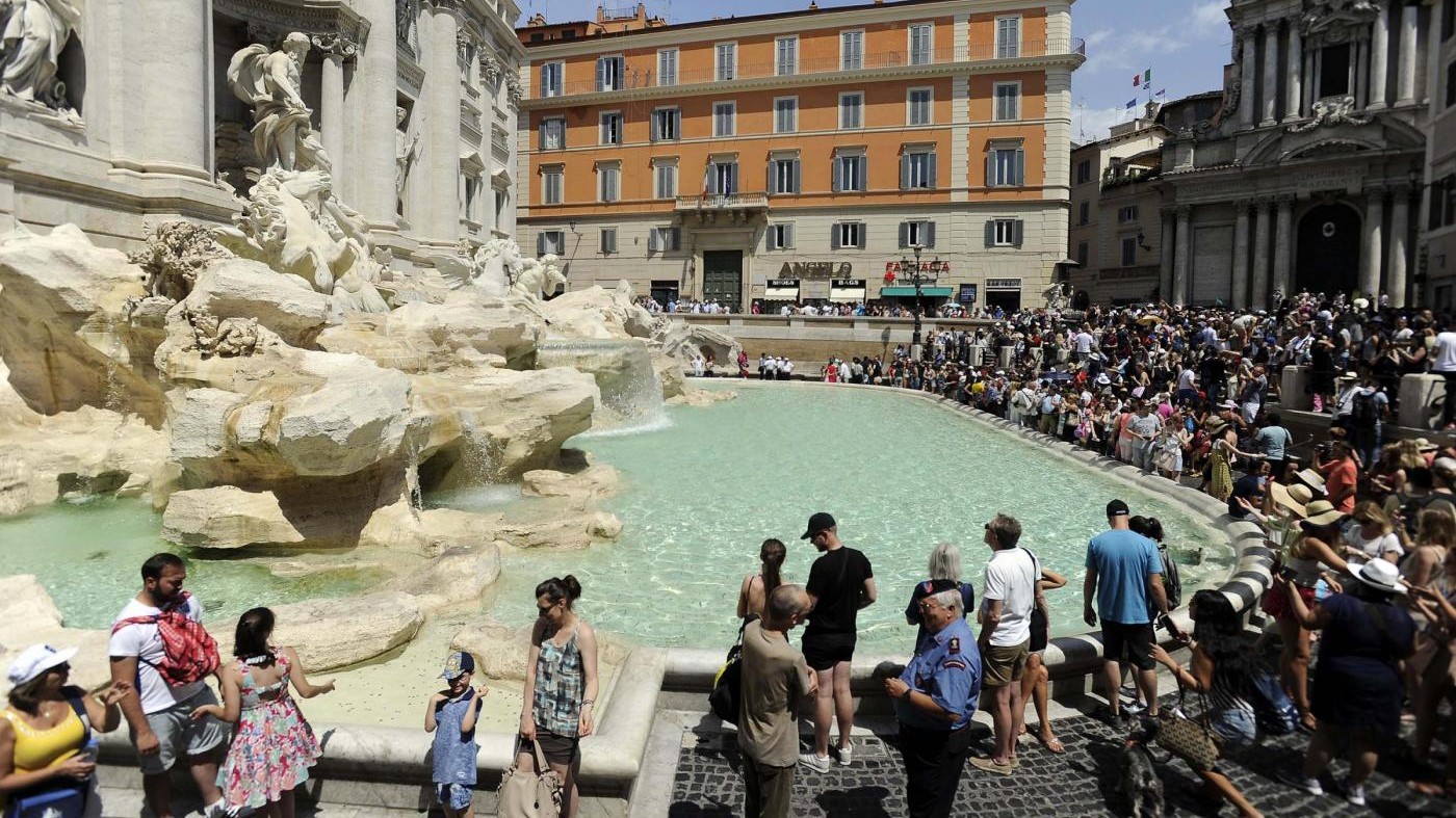 Roma, le monete della Fontana di Trevi alla Caritas per tutto il 2018