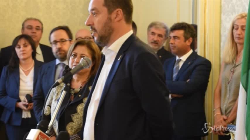 Salvini: “Censimento sui rom, quelli italiani vanno tenuti”