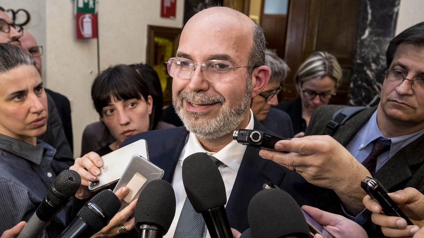 Senato, Crimi eletto presidente commissione speciale. Accuse dal Pd